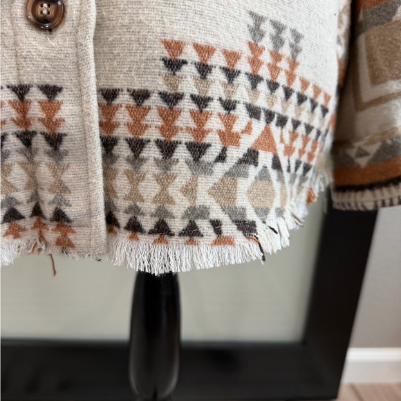 Aztec Tribal Patterned Shacket - Picture 6 of 8